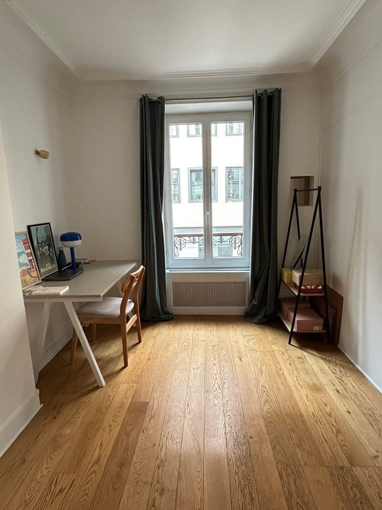 Entreprise de peinture Paris 17 (75017) – Artisan peintre Batignolles • Ternes • Villiers 9 rénovation coin bureau à Courcelles