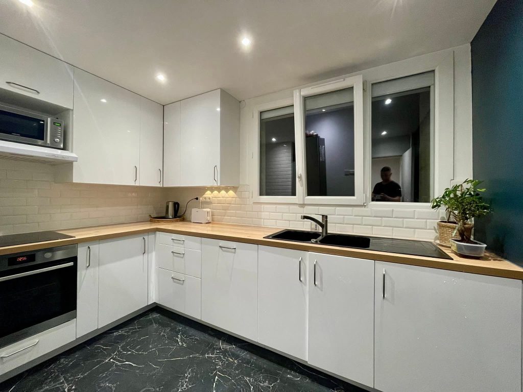 Entreprise de peinture Paris 17 (75017) – Artisan peintre Batignolles • Ternes • Villiers 14 peinture cuisine Plaine-Monceau