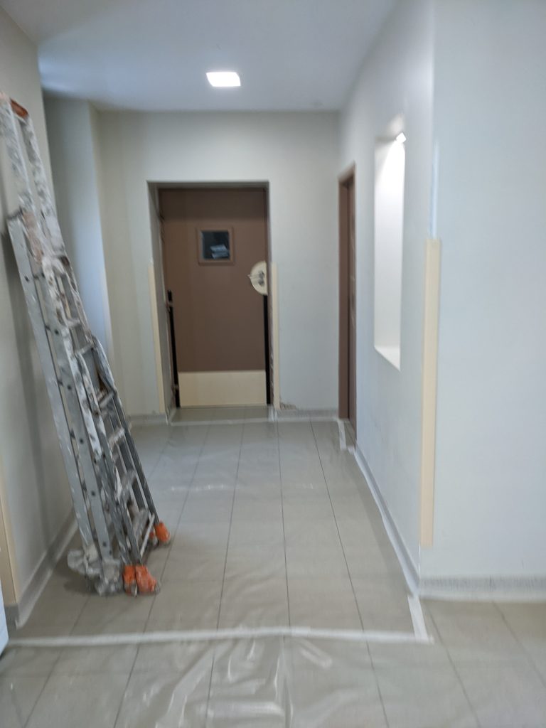 Artisan peintre Paris (75000) – Intérieur, façades et rénovation haut de gamme 11 PXL 20230814 105931847.NIGHT